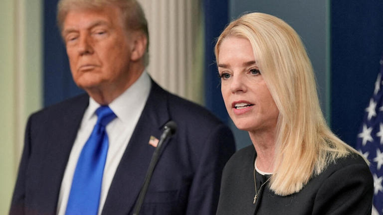 Exigen testimonio de Pam Bondi tras supuesto informe clave sobre Trump en el caso Epstein