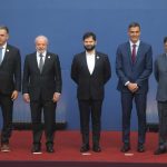 Cumbre sobre democracia: Boric acusa al crimen organizado de sabotear la democracia latinoamericana