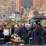 Colombia navegó el día entre el doloroso adiós a Miguel Uribe y el trino de reelección de Petro