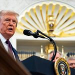 Tribunal dictamina que Trump no puede usar la Ley de Enemigos Extranjeros en deportaciones