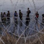 EE.UU. cobrará una tarifa de cinco mil dólares a migrantes indocumentados