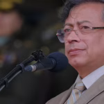 ¡Falsos! Petro Niega infiltración de FARC y culpa a Duque por el «negocio paramilitar»