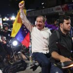 La ironía de una Venezuela en transición: Guanipa conquista la calle y Cabello se refugia