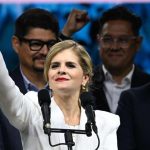 Nueva presidenta de Costa Rica: Católica, a favor del aborto e inspirada en las cárceles de Bukele