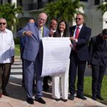 La expectativa de una transición en Cuba agita las disputas por el liderazgo en el exilio