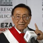 Cosa rara: el presidente interino de Perú amenazado con destitución por el Congreso
