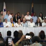 Manifiesto de Panamá : plan de vuelo para un país que busca aterrizar en la democracia