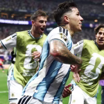 Argentina firma una épica remontada ante Egipto, roza el milagro, y se mete en los cuartos de final del Mundial