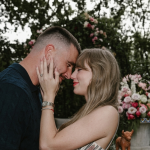 La boda del año entre Taylor y Travis diseñada con fuego latino