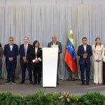 Venezuela: Coño al fin las instituciones se reconocen y firman un solo documento