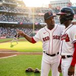 Ronald Acuña Jr. en crisis deportiva; Pedro Martínez le ayuda a secar las lágrimas de pundonor